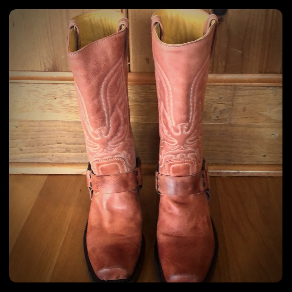 FRYE Coral Eagle Street Women’s